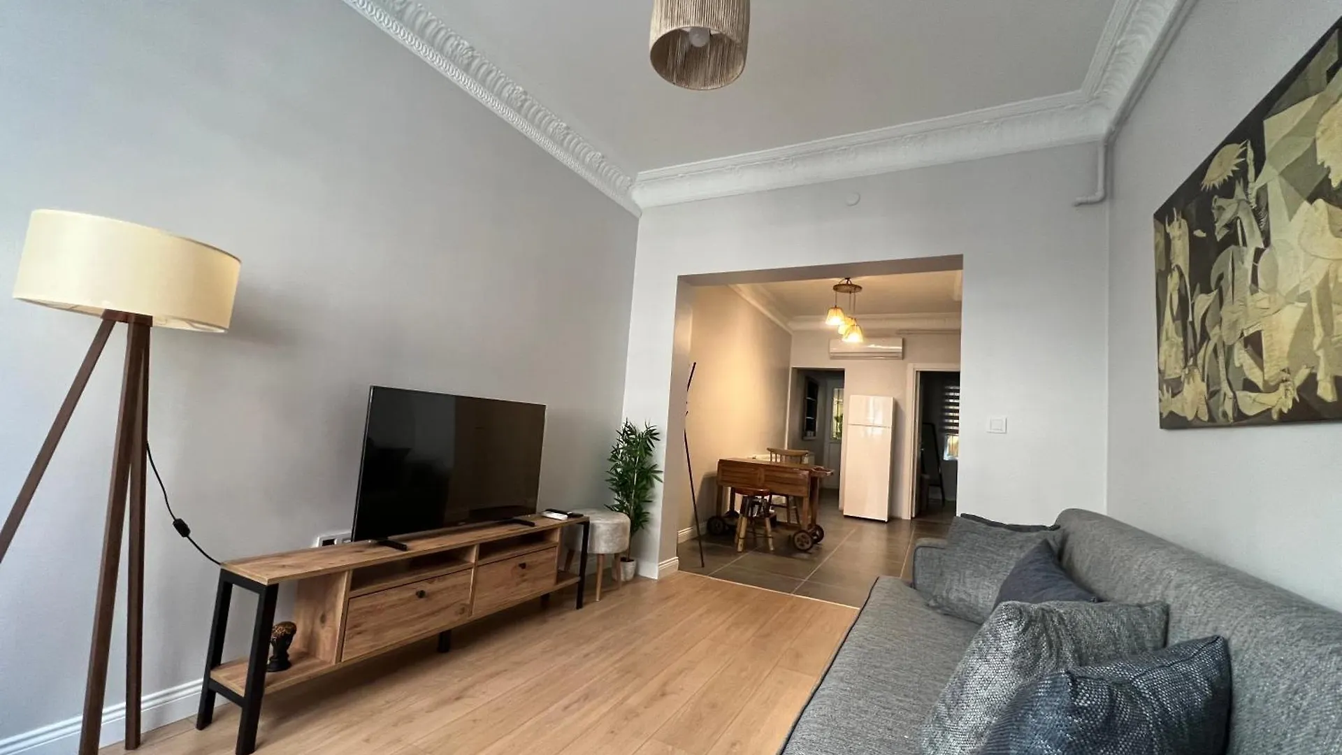 Comfy 1-Bedroom With A Terrace Rental In Kadikoey Istanbulská provincie Turecko